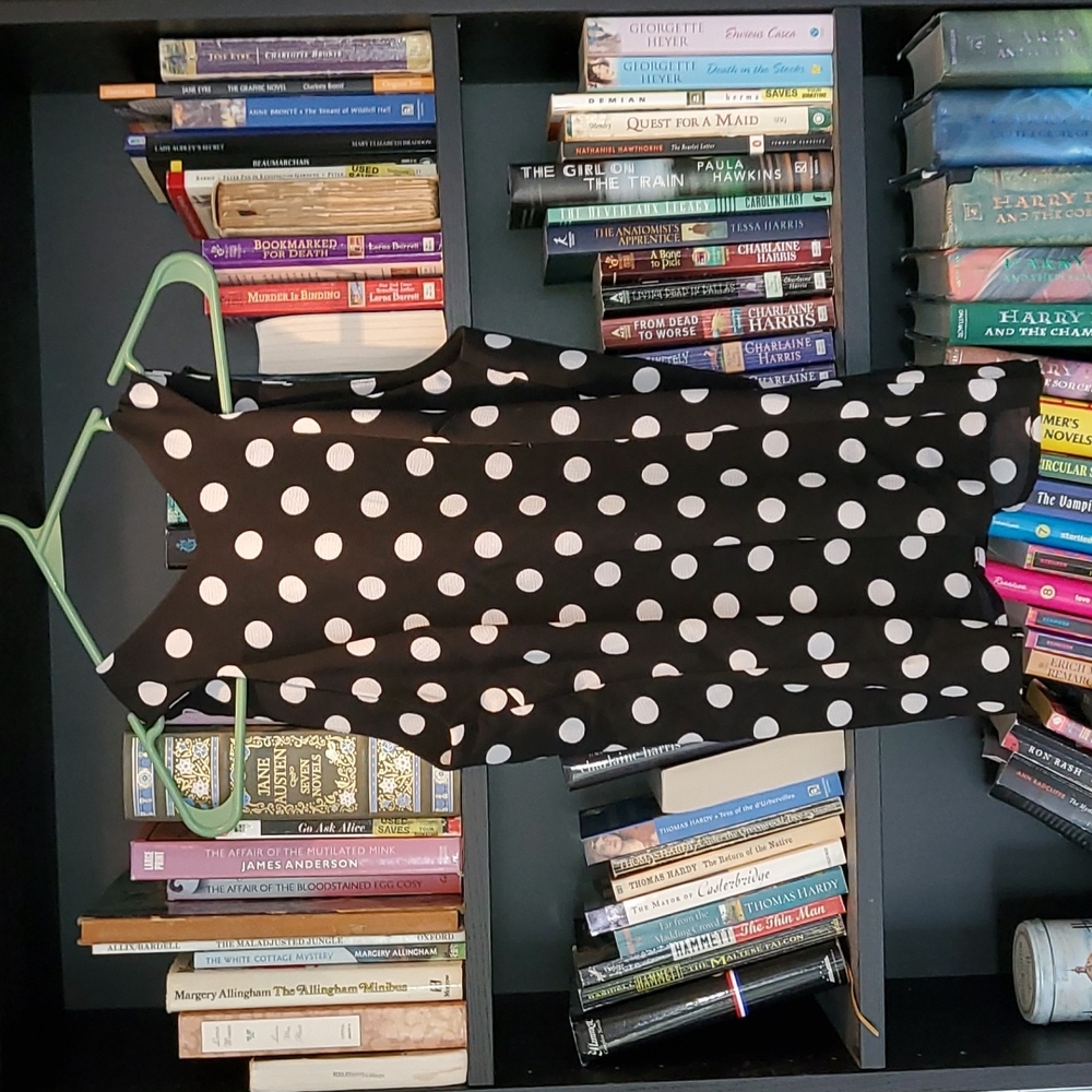 Polka-dot Sleeveless Blouse